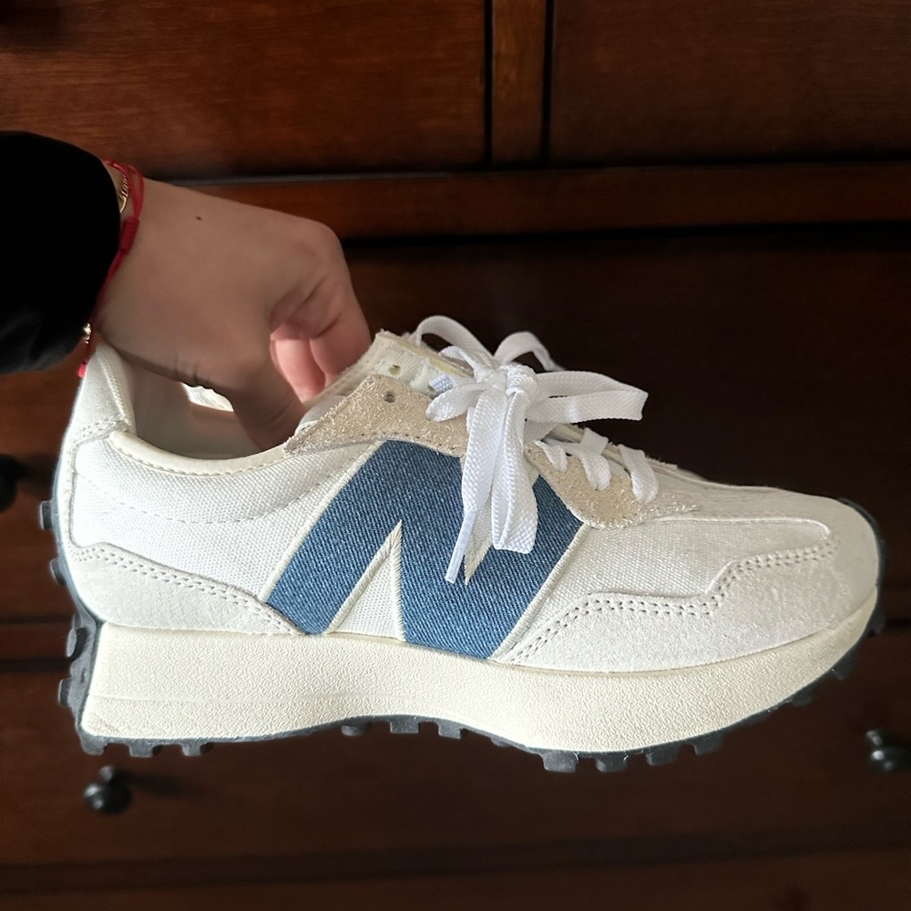 New Balance 327